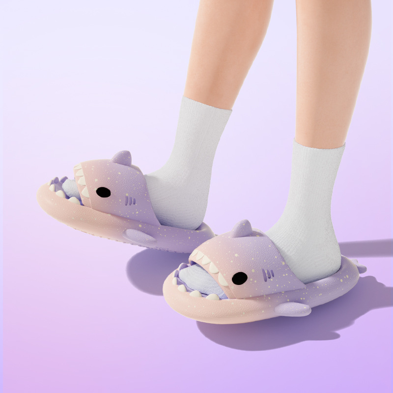 かわいい漫画サメスリッパ女性男性のためのグラデーションカラー - Men'S Shoes With Platform のレビューと価格
