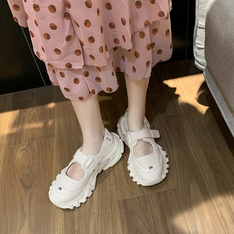 女性スポーツサンダルウェッジ中空アウト女性サンダル屋外クール - Sandal Sport Outdoor のレビューと価格