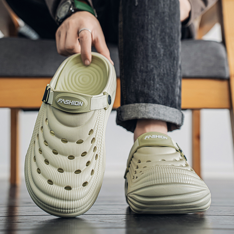 新しいカップルモデルホールシューズ夏の女性のサンダルビーチ軽 - Men'S Shoes With Platform のレビューと価格